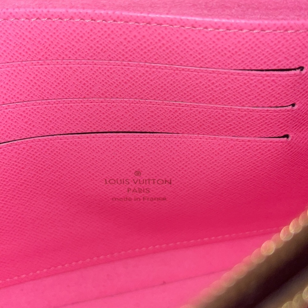 ❌TRADED Louis Vuitton Limited Edition Cross Body❌ - Picture 3 of 13